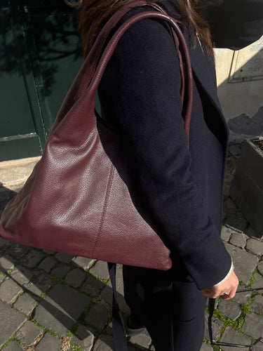 Giulia Leather Shoulder Bag in Burgundy - OTTAVIA