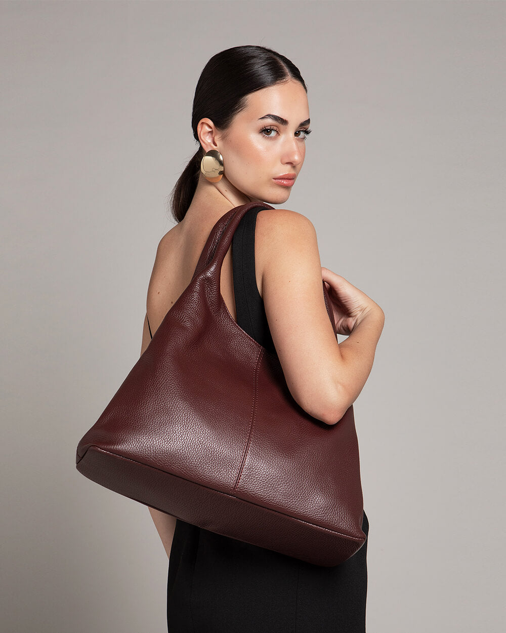 Giulia Leather Shoulder Bag in Burgundy