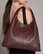 Giulia Leather Shoulder Bag in Burgundy
