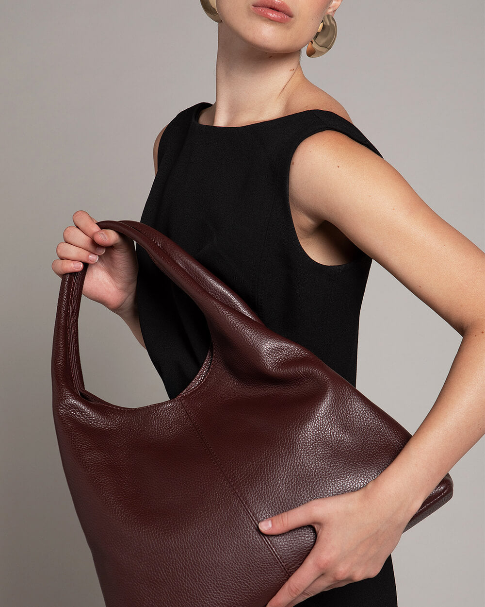 Giulia Leather Shoulder Bag in Burgundy
