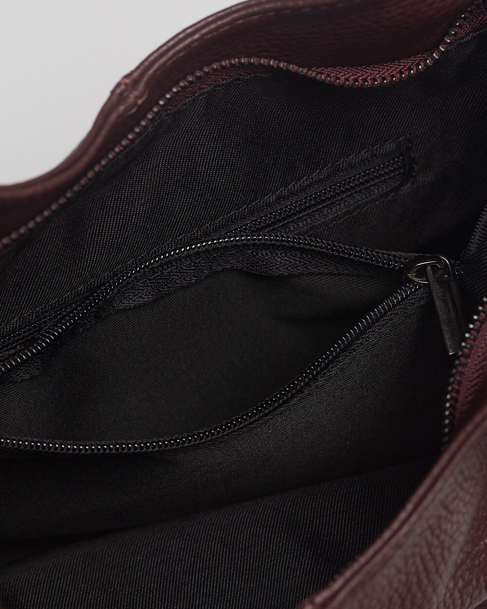 Giulia Leather Shoulder Bag in Burgundy