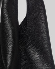 Giulia Leather Shoulder Bag in Black