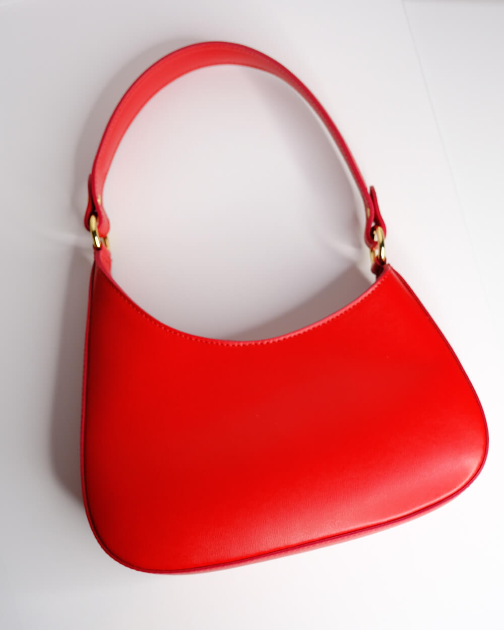 Luna Leather Shoulder Bag in Red