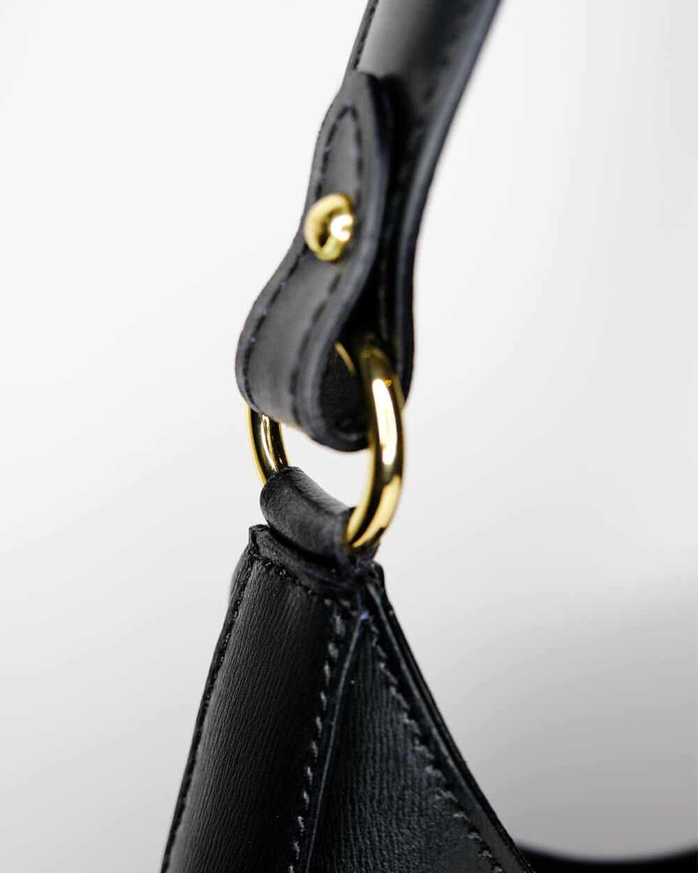 Luna Leather Shoulder Bag in Black