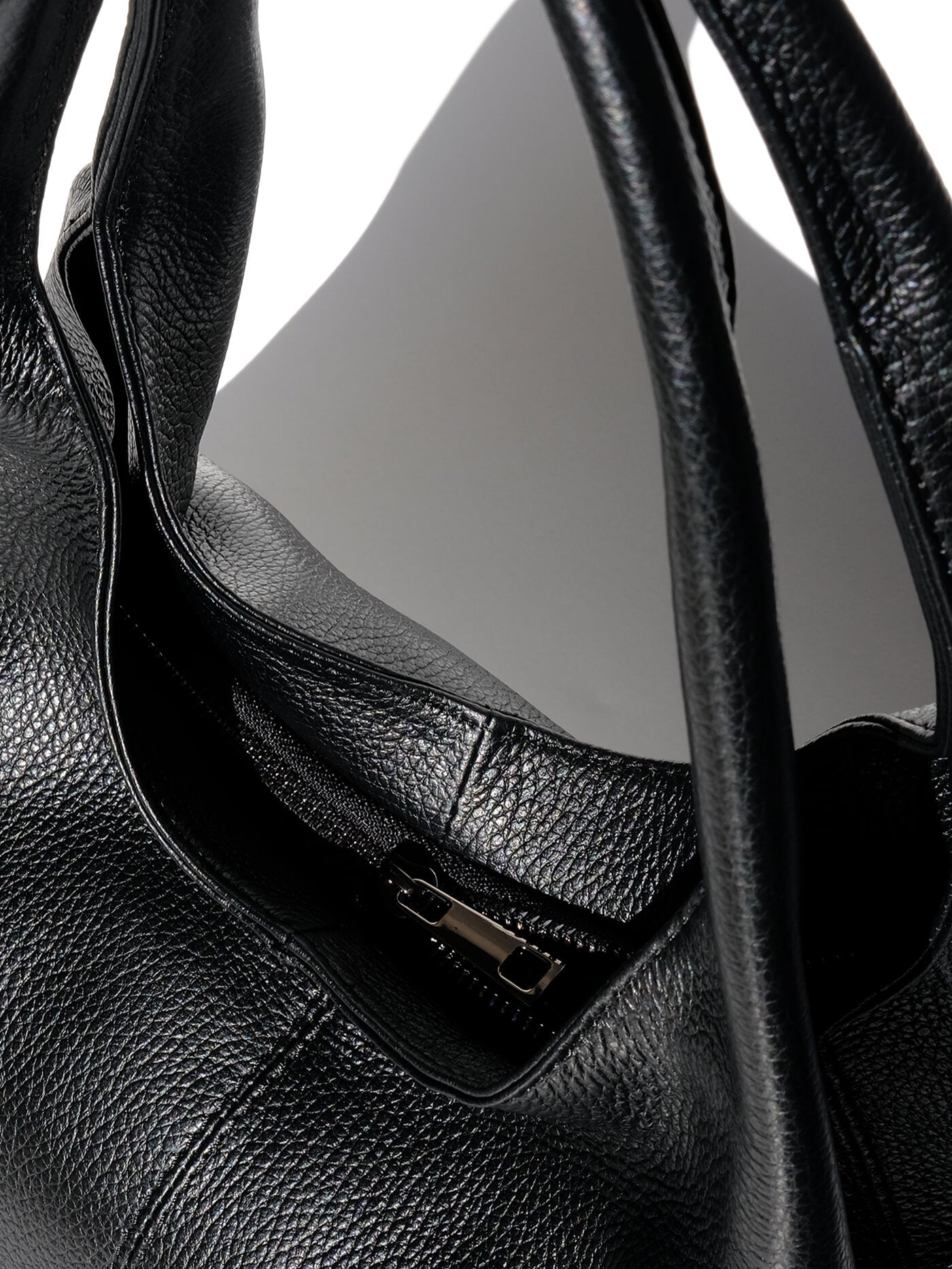 Giulia Leather Shoulder Bag in Black - OTTAVIA