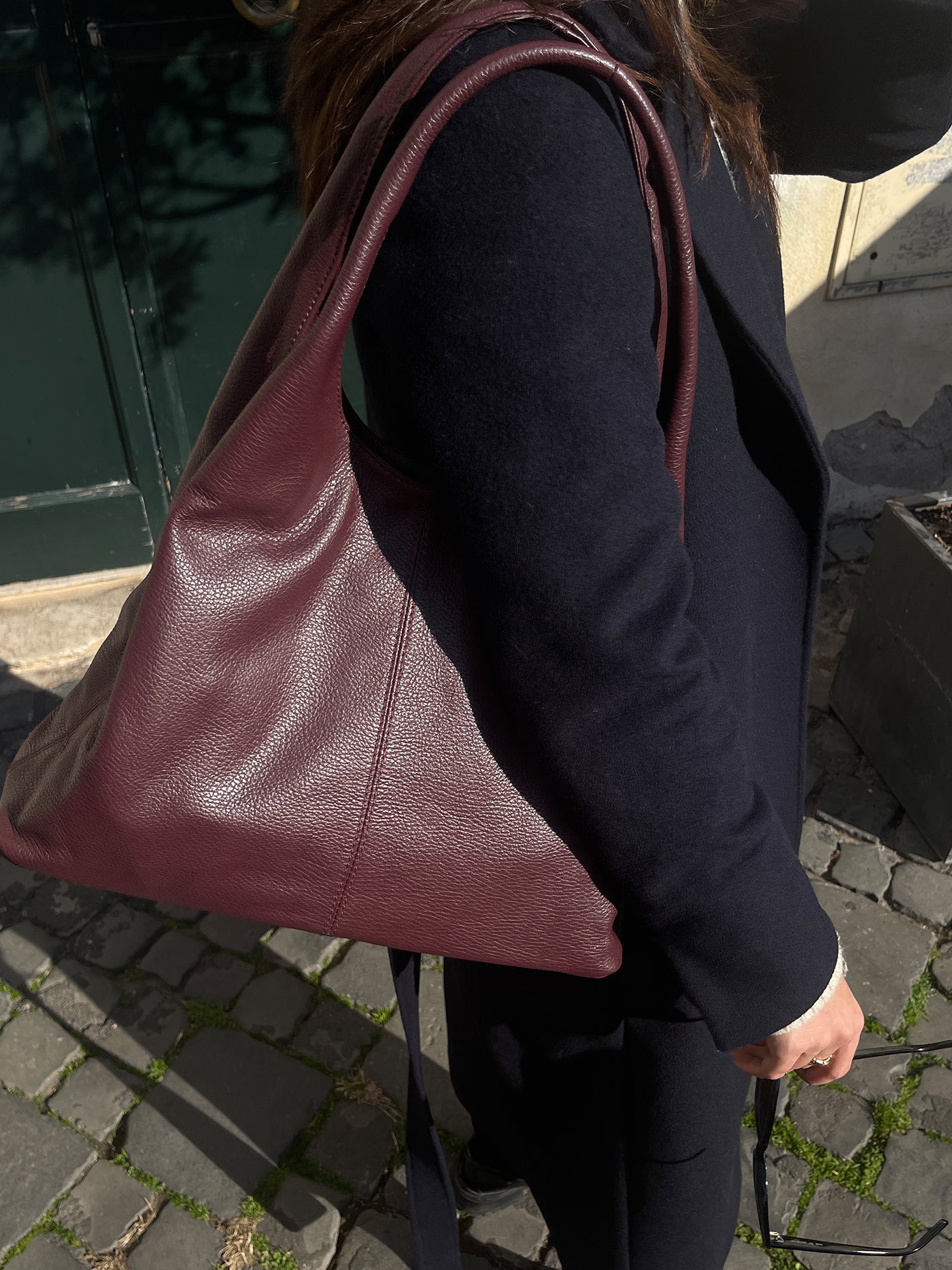 Giulia Leather Shoulder Bag in Burgundy - OTTAVIA