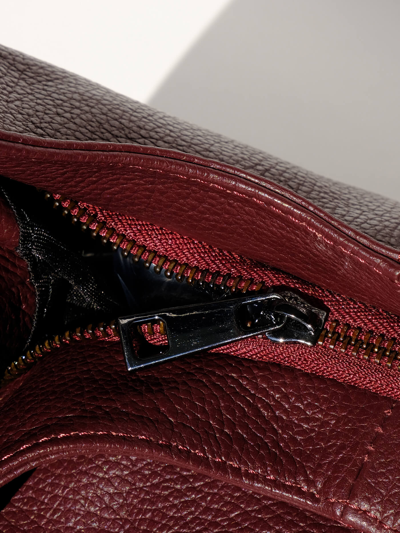 Giulia Leather Shoulder Bag in Burgundy - OTTAVIA